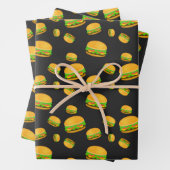 そしておもしろいクールおいしいバーガーパターンのダークグレー ラッピングペーパーシート (インサイチュ)