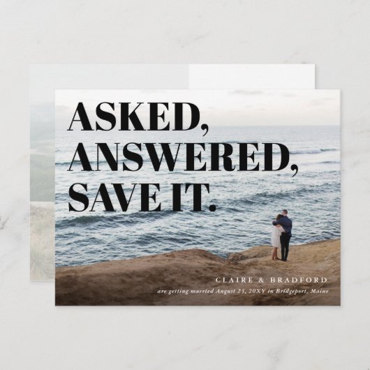 そしてはっきりした生意気なタイポグラフィック結婚式の日付を保存 案内ポストカード (正面/裏面)