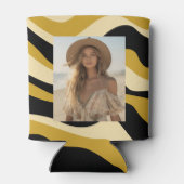 そして冒険が始まる – 卒業モダン写真 缶クーラー (裏面)