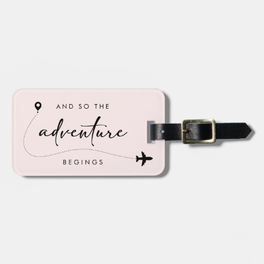 そして冒険が始まる 黒とピンク ラゲッジタグ (正面横)