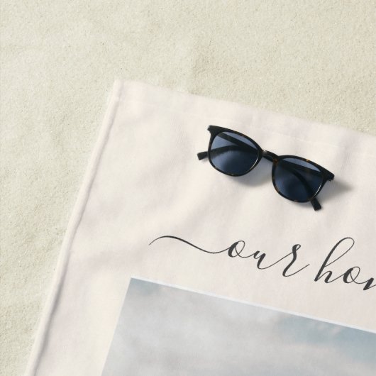 そして彼らは新婚旅行の贈り物の後ずっと幸せに暮らしていた ビーチタオル (インサイチュ)