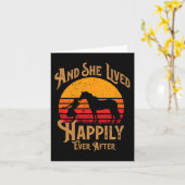 そして彼女は幸せに暮らした - レトロな馬好き カード (黄色い花)