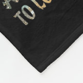 そして森の中に行って気を失って見つける フリースブランケット (角)