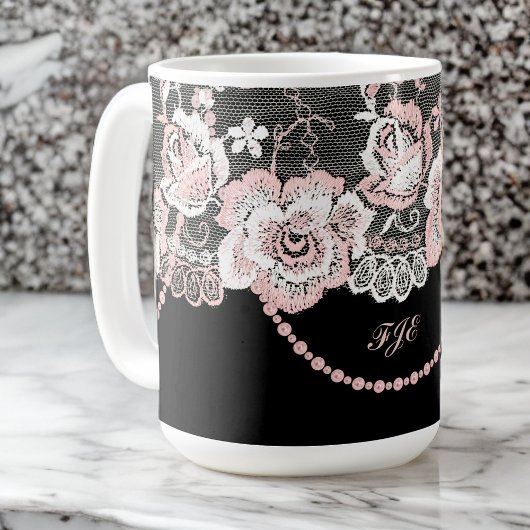 そして気のあるそぶりをした繊細なピンクのローズフェイクレースと真珠 コーヒーマグカップ