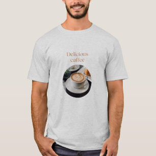 そして熱狂するおいしいコーヒーの女性 Tシャツ