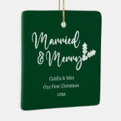 そして結婚した初めてのクリスマスのメリー新婚グリーン セラミックオーナメント (右)