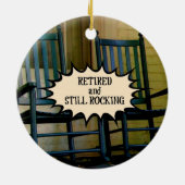 そして退職した静止ロッキングカスタムオーナメント セラミックオーナメント (裏面)