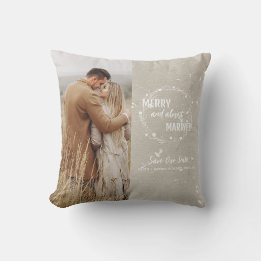 そしメリーて結婚した救も僕らのデート記念に クッション (正面)