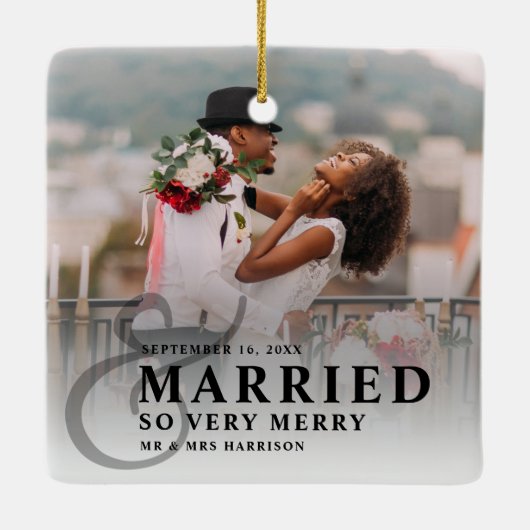 そし結婚したて非常にメリーの結婚写真 セラミックオーナメント (裏面)