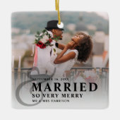 そし結婚したて非常にメリーの結婚写真 セラミックオーナメント (正面)