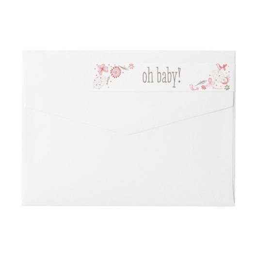 そっと咲くピンクの自然の花束の新生児 ラップアラウンドラベル (裏面)