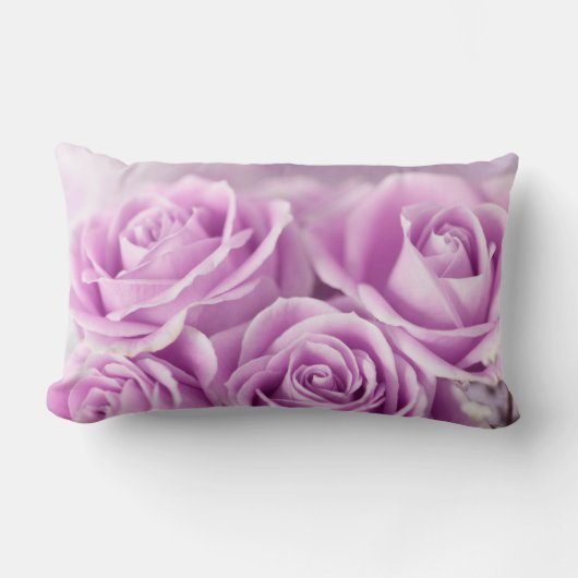 そっと、慎重に…ラベンダー ランバークッション (正面)