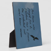 そのために戦った人々にとって、自由は味がある フォトプラーク (側面)