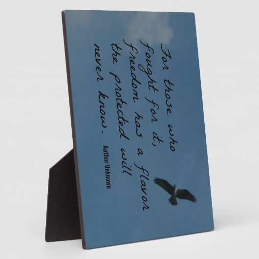 そのために戦った人々にとって、自由は味がある フォトプラーク (側面)