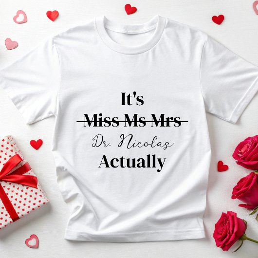 そのパーソナライズされた博士は実際に新しい医師のEst MD Tシャツ