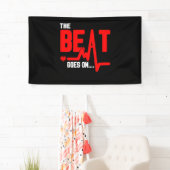 そのビートはハート手術の生存者の心拍に続く 横断幕 (インサイチュ)