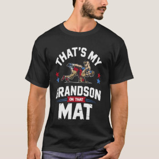 そのマットで祖母とレスリングする孫 Tシャツ