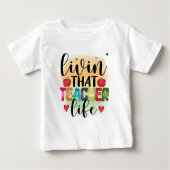 その先生生活を生きる – 先生への贈り物 ベビーTシャツ (正面)