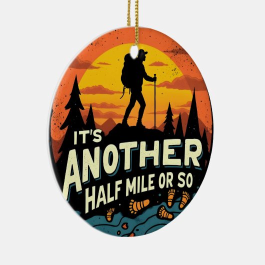 その別の半マイルかそこらの山のハイキングギフト セラミックオーナメント (右)