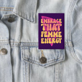 その女性のエネルギーボタンを受け入れる 缶バッジ (インサイチュ)