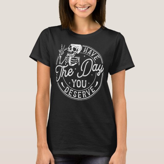 その日のスケルトンを手に入れおもしろいる Tシャツ (正面)