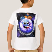 その時に一つの惑星を探索する。ロケットに乗った少年 Tシャツ (裏面)