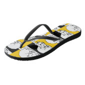 その猫は寝ている。 ビーチサンダル (アングル)