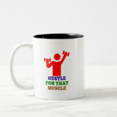 その筋肉に迫る |ジム最高ののプレゼント ツートーンマグカップ (左)