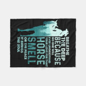 その馬の香りに愛 – 馬術R フリースブランケット (正面(横))