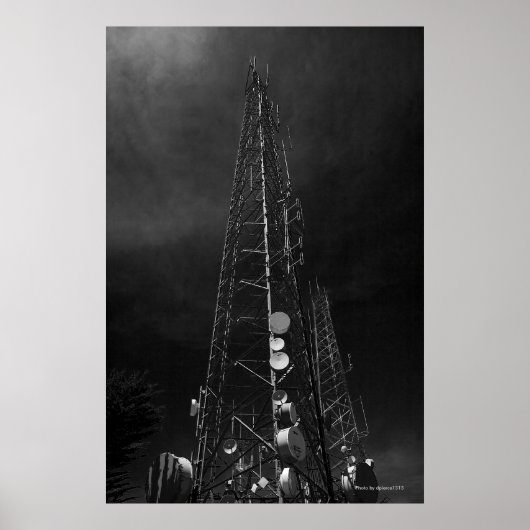 そびえる闇のポスター ポスター (正面)