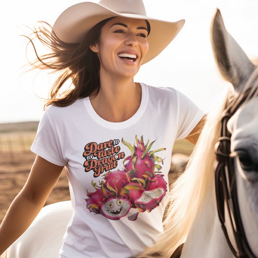 そびえ立つドラゴンフルーツディライト Tシャツ