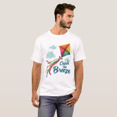 そよ風を受け飛んでいるる Tシャツ (正面フル)