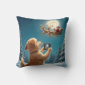 そりでサンタクロースを撮影した犬 クッション (正面)