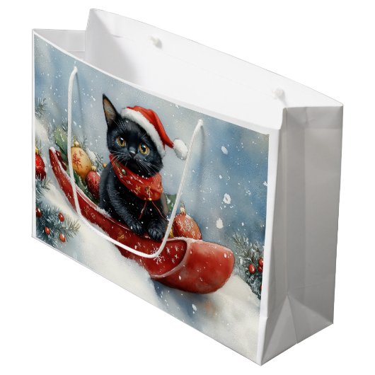 そりで雪遊びする黒猫 クリスマスデザイン ラージペーパーバッグ (正面アングル)