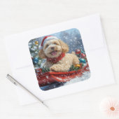 そりの中のコッカプー犬 雪を降らせて クリスマス スクエアシール (封筒)