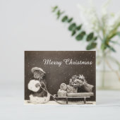 そり付きのヴィンテージクリスマスキャットとリース シーズンポストカード (スタンド正面)