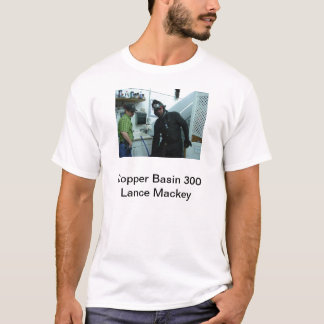 そり犬のmusherの槍Mackey Tシャツ