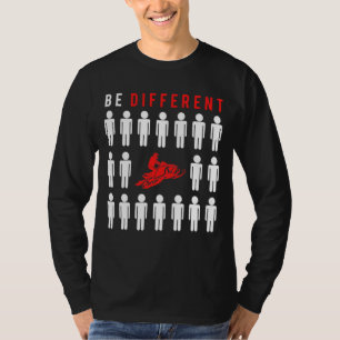そり&スマイル：スノーモービル – Be 違う from O Tシャツ
