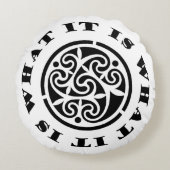 "それが何であるか"ミームと渦巻くケルトデザイン ラウンドクッション (正面)