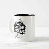 それが化粧水をかごの中に入れるグランジ ツートーンマグカップ (正面左)