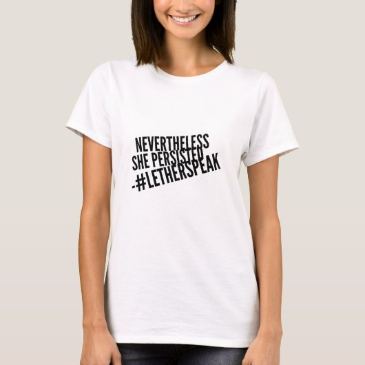 それでも彼女は持続した – エリザベス・ウォーレン・レッド Tシャツ (正面)