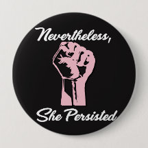 それにもかかわらず彼女は抗議抵抗しますボタンに主張しました