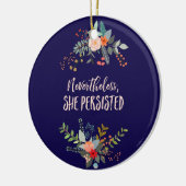 それにもかかわらず、彼女はオーナメント主張しました セラミックオーナメント (左)