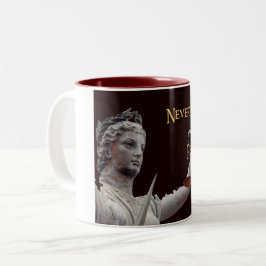 それにもかかわらず、彼女はマグ正義の主張しました ツートーンマグカップ