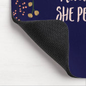 それにもかかわらず、彼女は主張しました マウスパッド (コーナー)