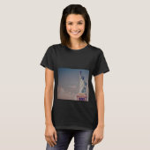 それにもかかわらず、彼女は主張しました Tシャツ (正面フル)