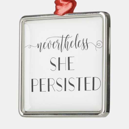 それにもかかわらず、彼女は引用文を固守した メタルオーナメント (左)