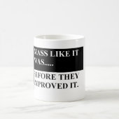 それのような固まりはそれらがそれを改良した前にありました コーヒーマグカップ (中央)