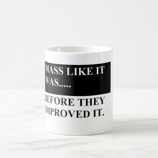それのような固まりはそれらがそれを改良した前にありました コーヒーマグカップ (中央)