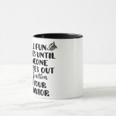 それはすべてのおもしろいおよびゲームのマグです マグカップ (中央)